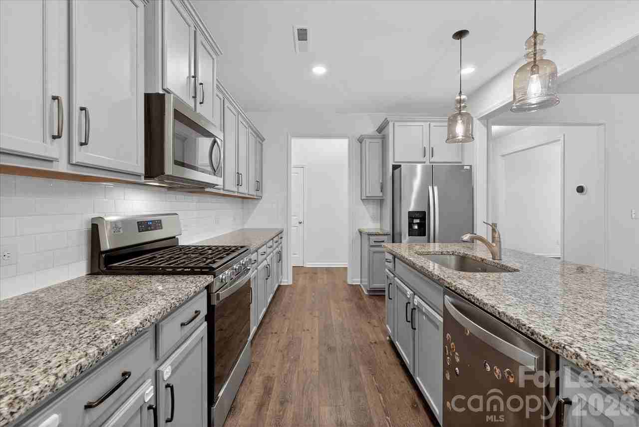 7481 Hartsfield Dr - Photo 5 of 46