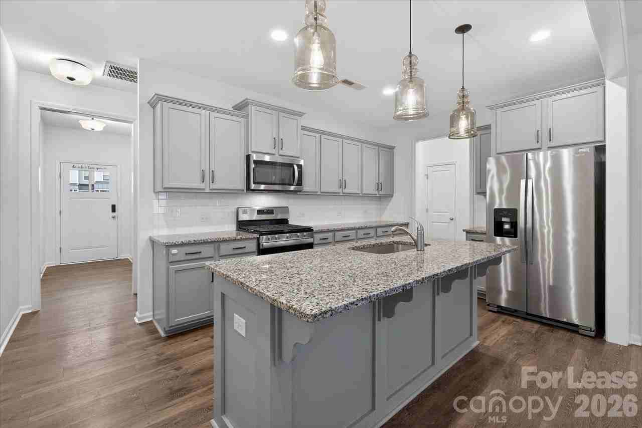 7481 Hartsfield Dr - Photo 6 of 46