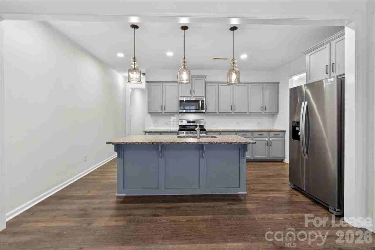 7481 Hartsfield Dr - Photo 7 of 46