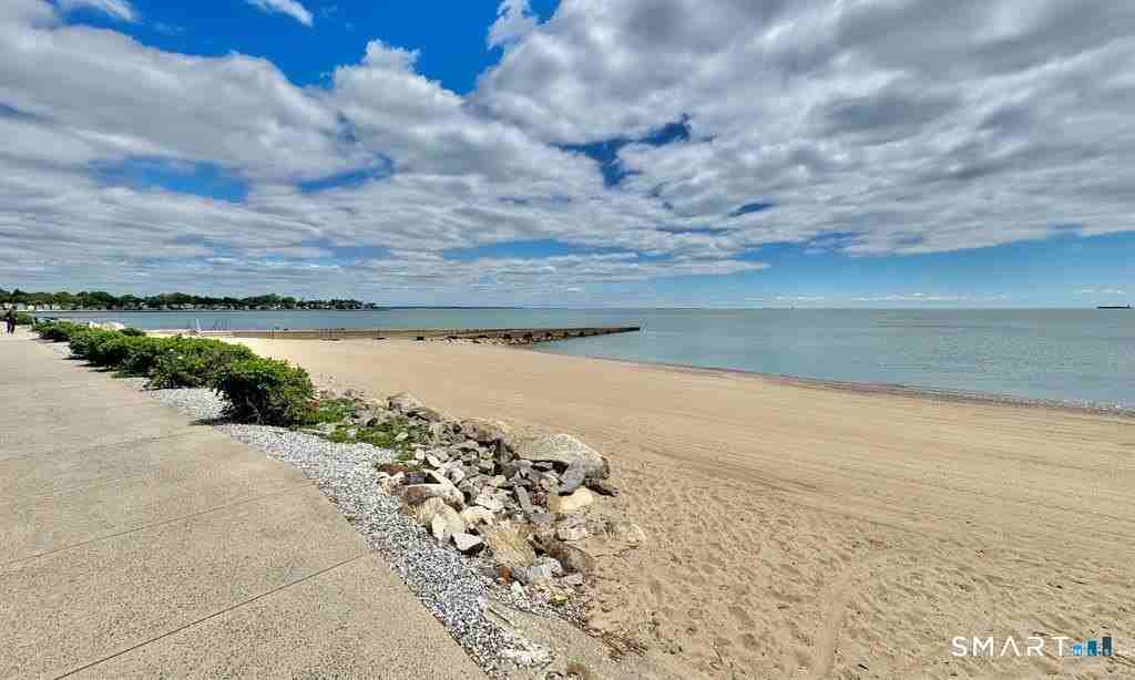 25A Village Rd - Photo 2 of 20