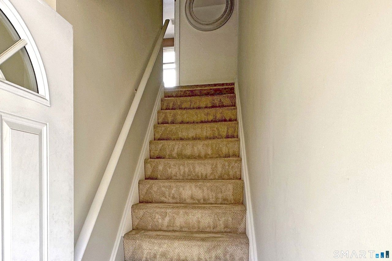 30 1/2 Bartlett Ave #B - Photo 3 of 13