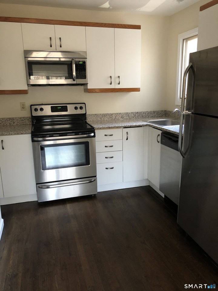 7 Seir Hill Rd Apt 41 - Photo 3 of 11