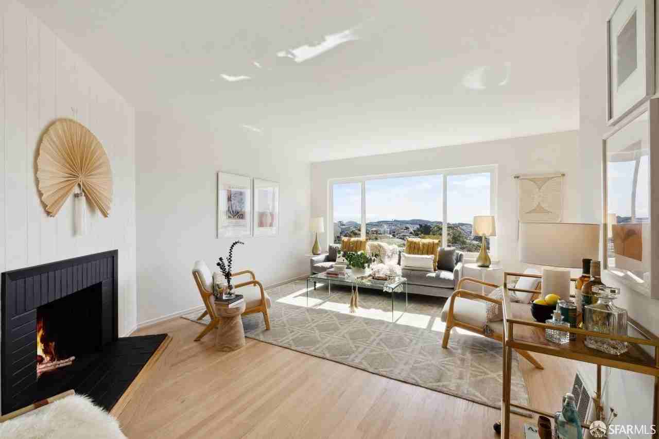 134 Stanford Heights Ave - Photo 4 of 21