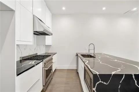 223 16th St Nw Unit 8 - Photo 6 of 42