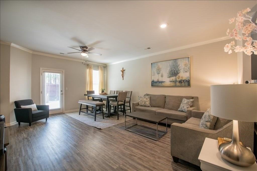 2514 Piering Dr - Photo 6 of 40