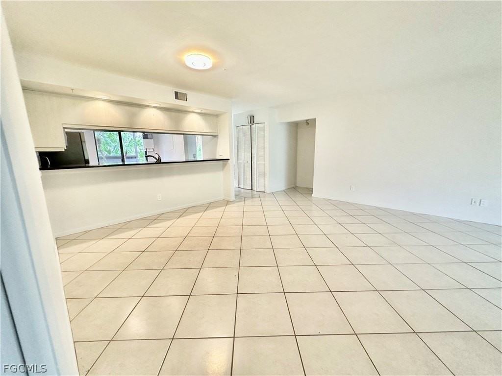 209 Pinebrook Dr - Photo 4 of 19