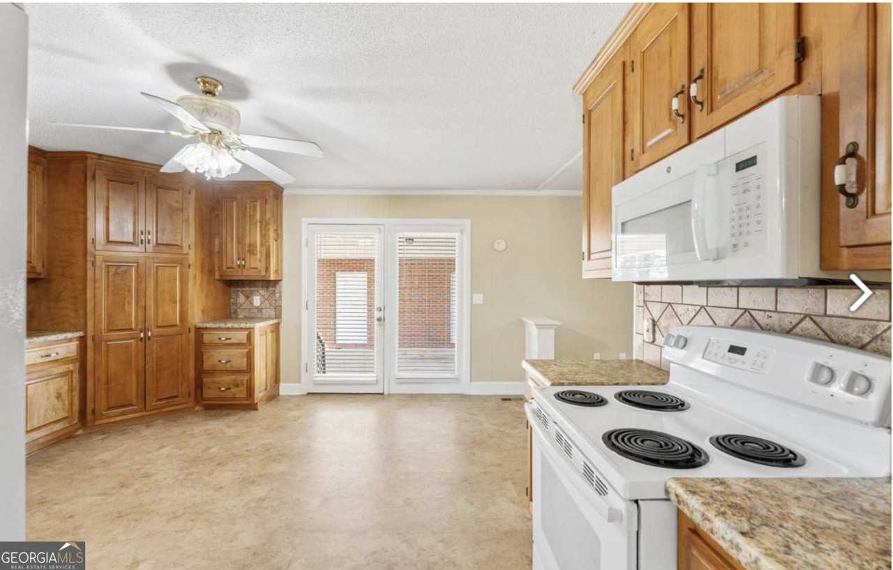 173 Madison St - Photo 6 of 16