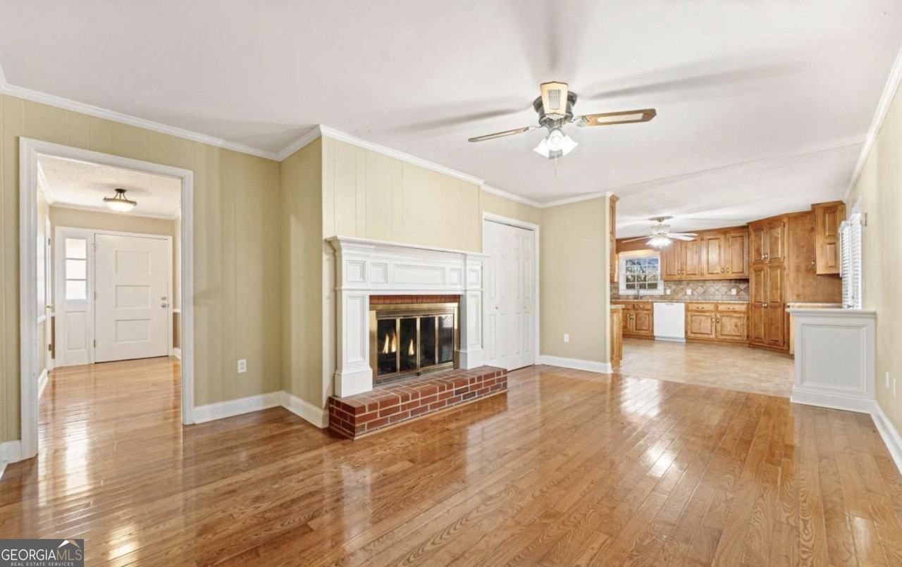 173 Madison St - Photo 7 of 16