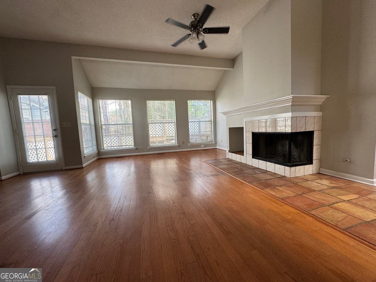 2220 Goodwood Blvd Se - Photo 2 of 17