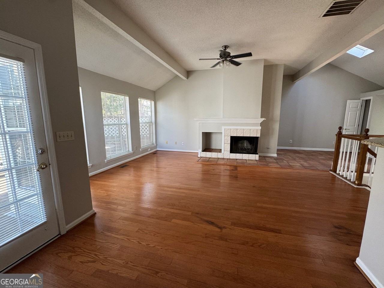 2220 Goodwood Blvd Se - Photo 3 of 17