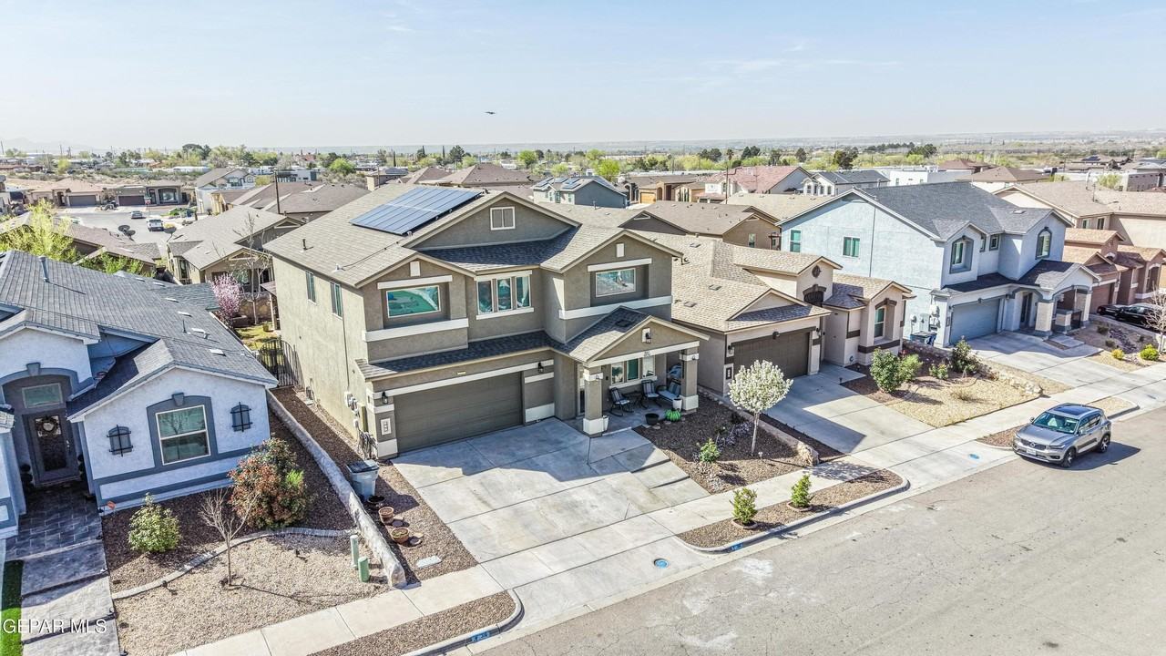 316 Malta St - Photo 3 of 50