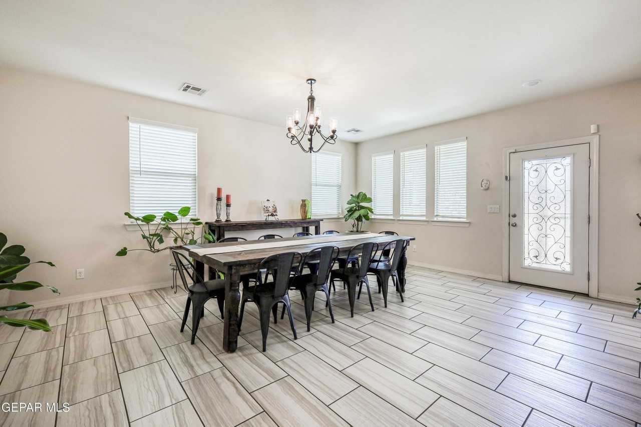 316 Malta St - Photo 5 of 50