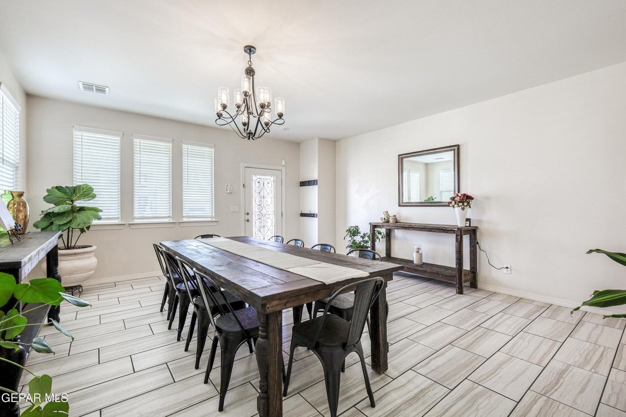 316 Malta St - Photo 6 of 50