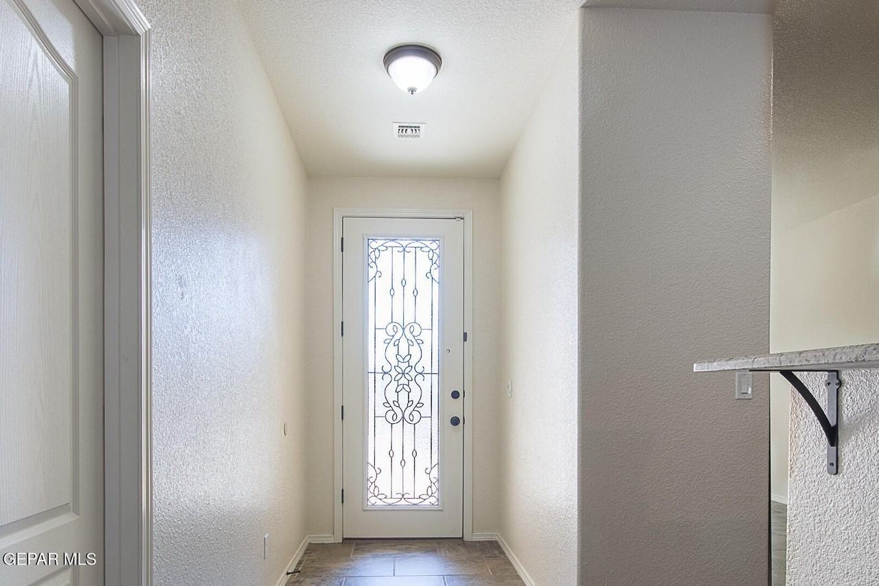 3705 Loma Dante Dr - Photo 3 of 39