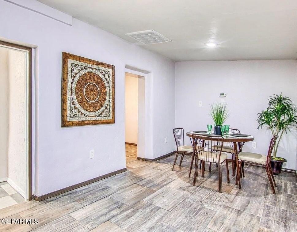 221 Hadlock St Unit B - Photo 3 of 14