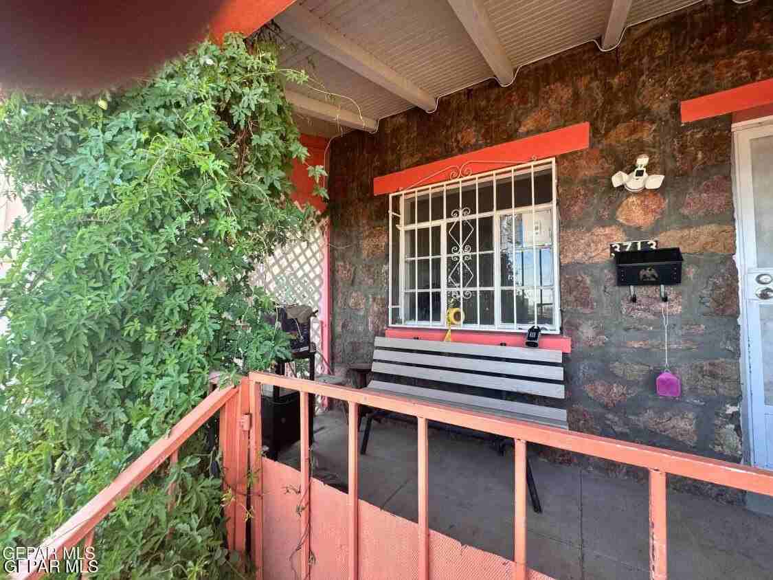 3713 Frankfort Ave - Photo 2 of 21