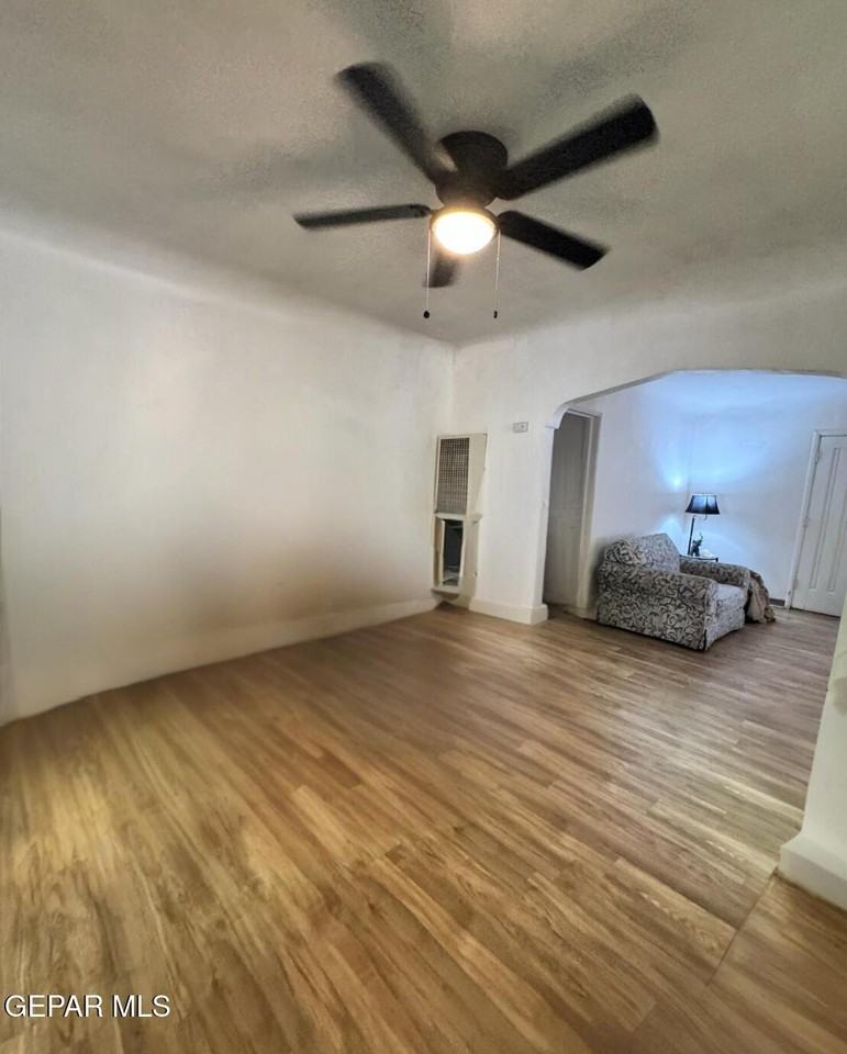 3713 Frankfort Ave - Photo 7 of 21