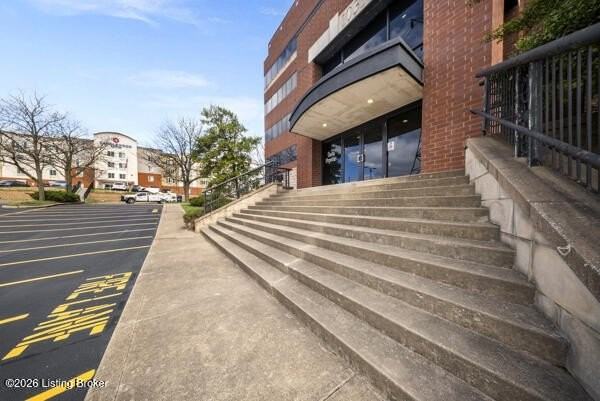 1031 Zorn Ave - Photo 2 of 34