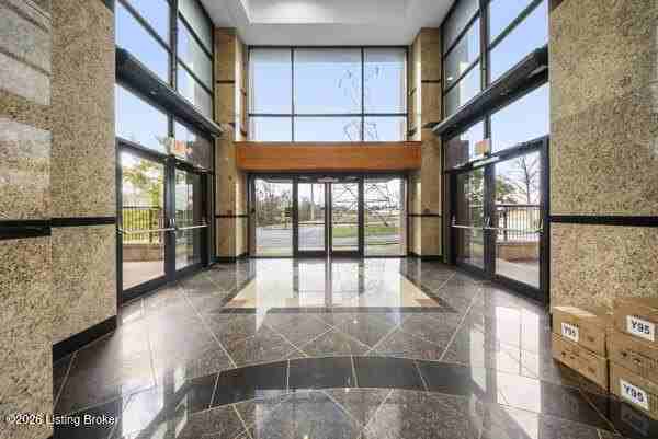 1031 Zorn Ave - Photo 6 of 34