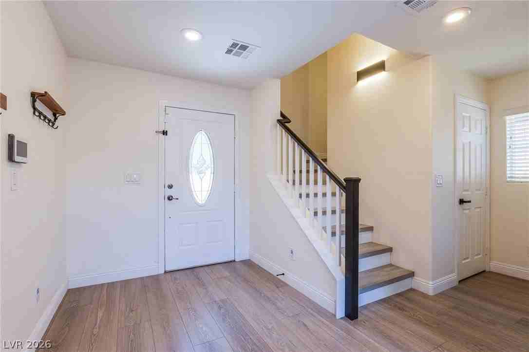 10417 Badger Ravine St - Photo 4 of 33