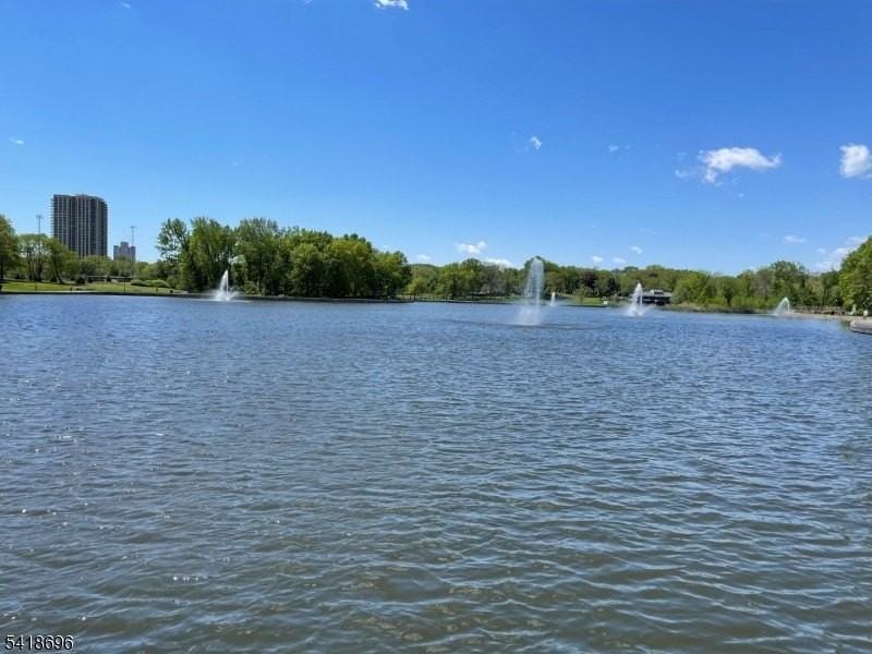 32 Woodcliff Ave #B4 - Photo 7 of 10