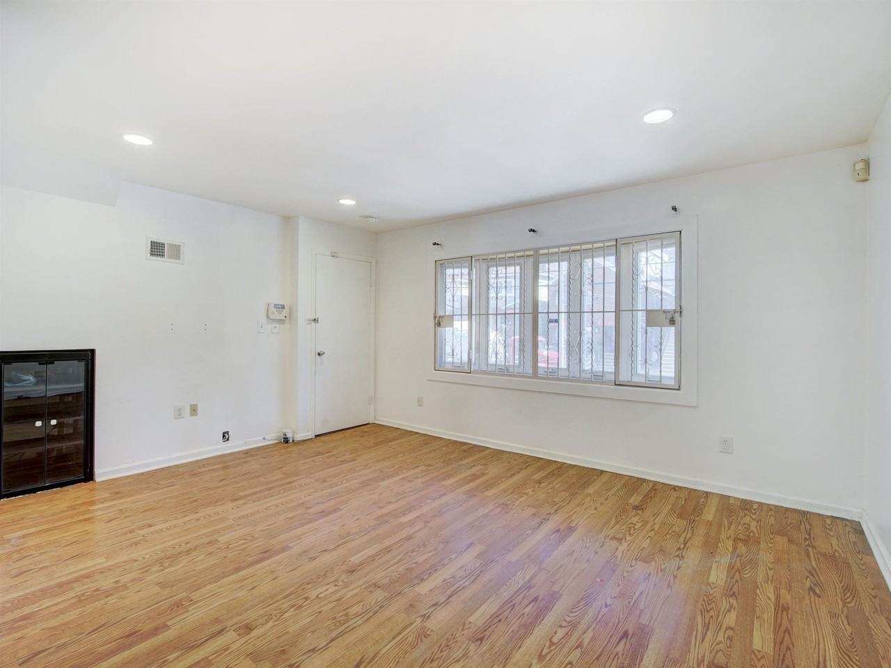 25 Skillman Ave #1 - Photo 4 of 17