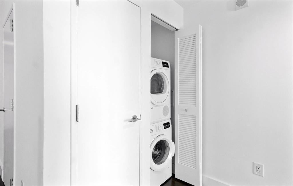 77 Hudson St #4307 - Photo 5 of 25