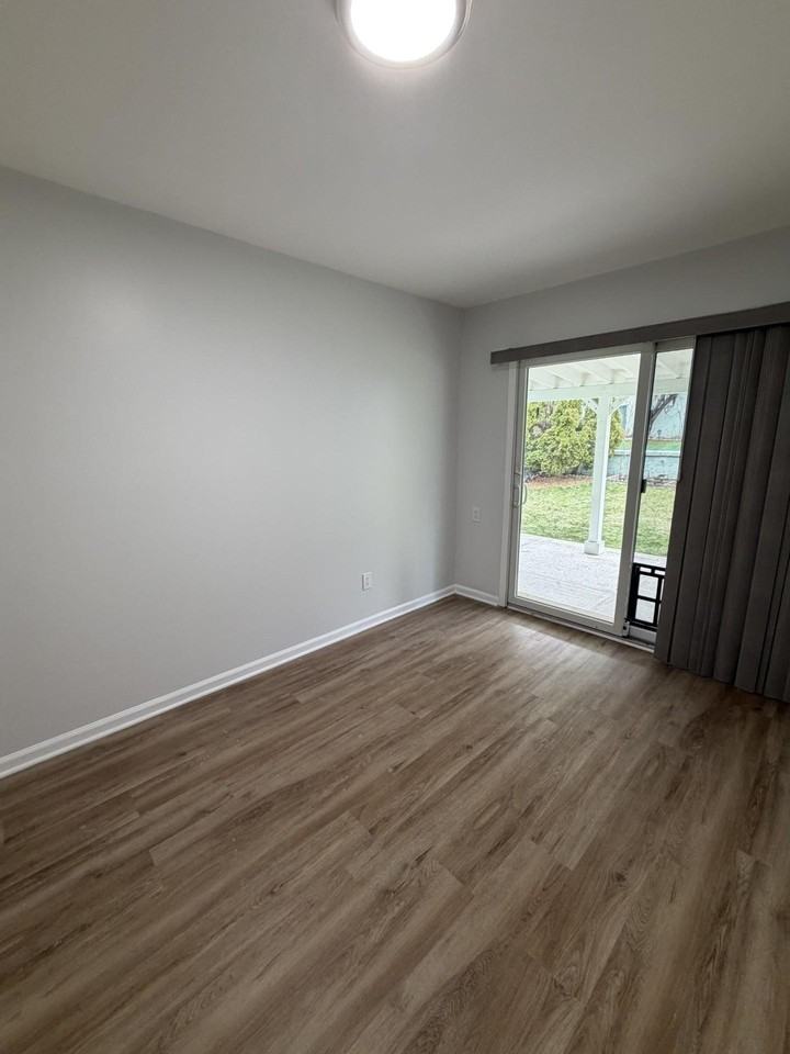 9118 Smith Ave #1 - Photo 5 of 10