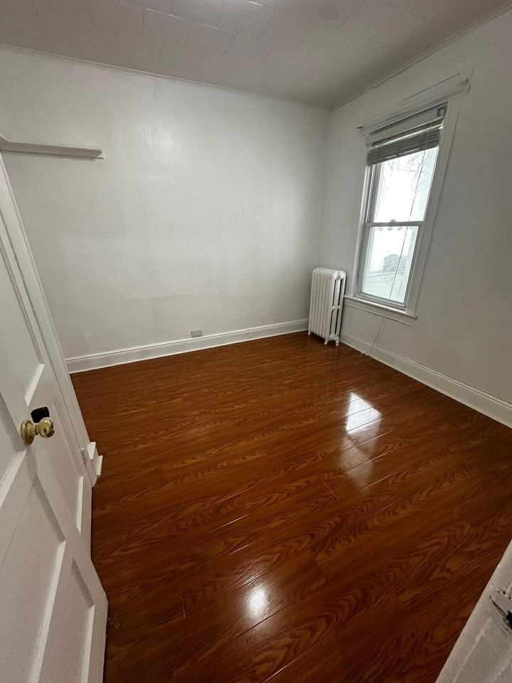 84 W 9th St #1 - Photo 4 of 8