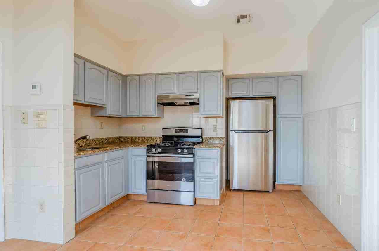 15 Isabella Ave #2R - Photo 6 of 13