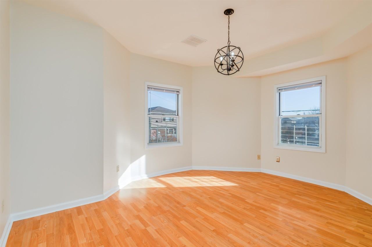 15 Isabella Ave #2R - Photo 7 of 13