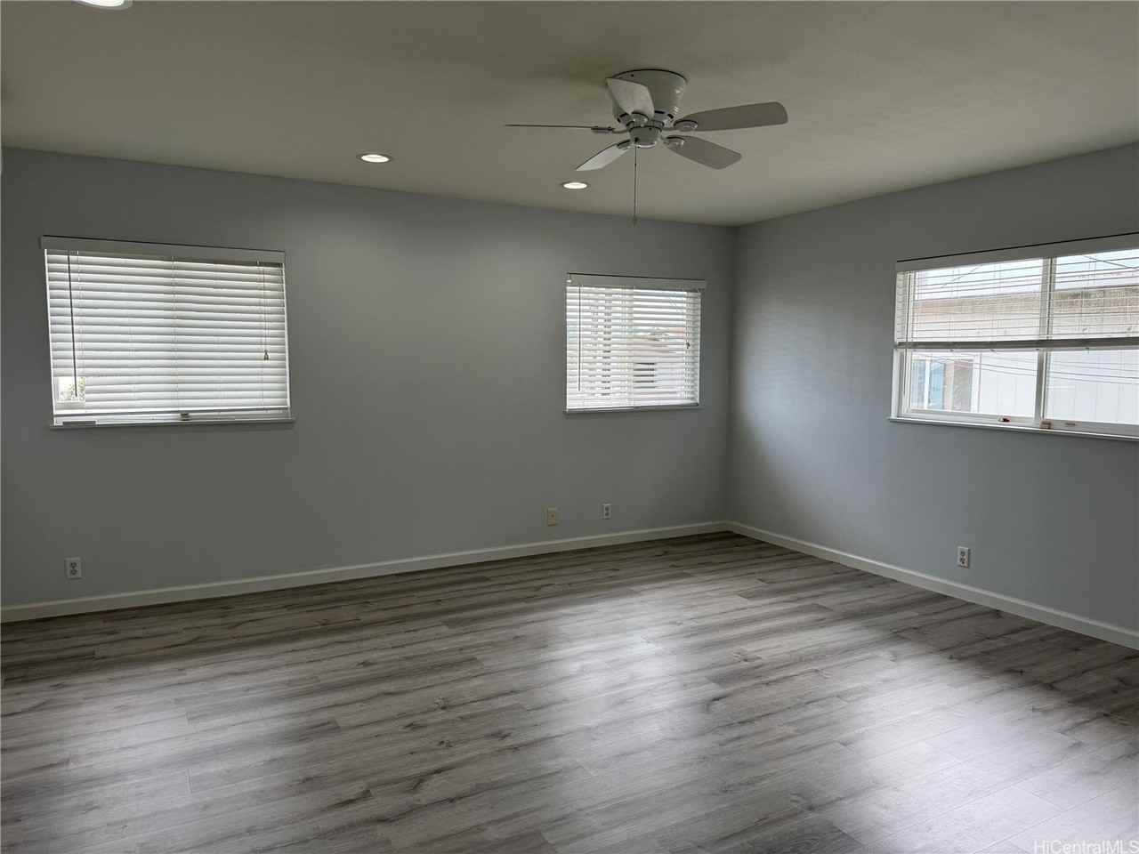 1518 Thurston Ave - Photo 7 of 10