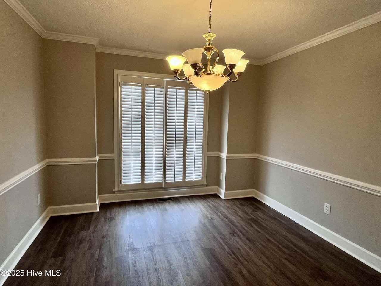 2107 Sir Raleigh Ct - Photo 3 of 17