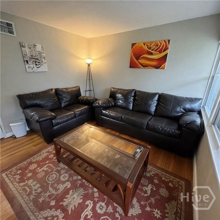 3132 Robertson Ave - Photo 5 of 38