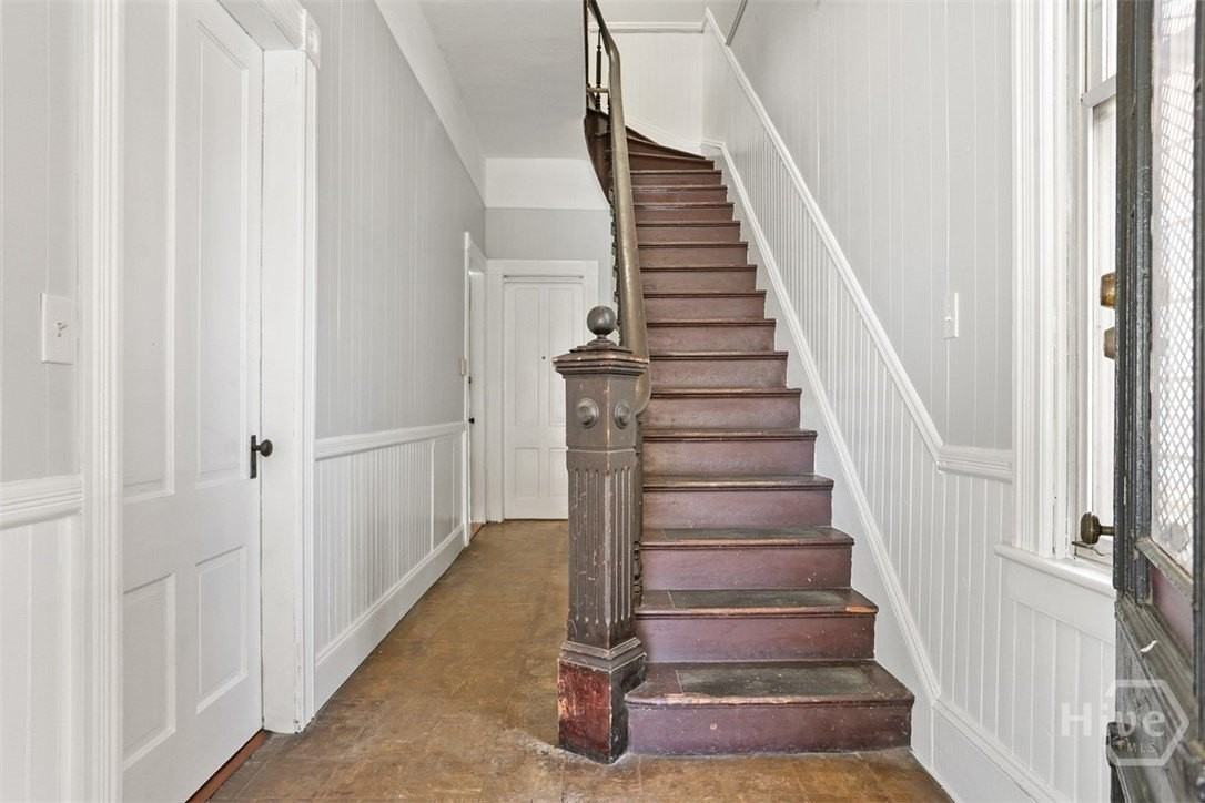 1112 Barnard St Unit A - Photo 4 of 37