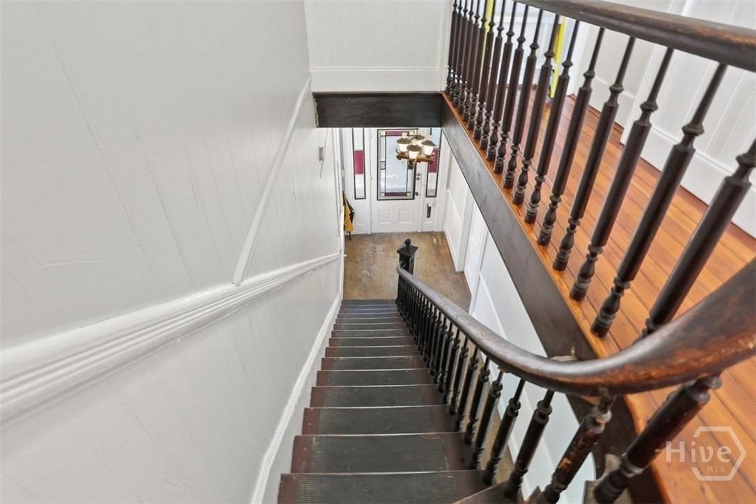 1112 Barnard St Unit A - Photo 5 of 37