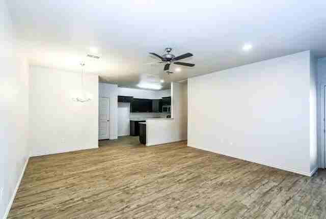 11810 Evanston Ave - Photo 3 of 19