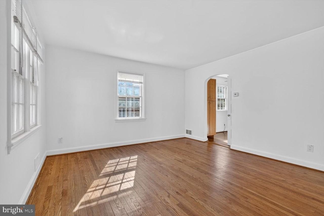 5019 Kenesaw St - Photo 5 of 19