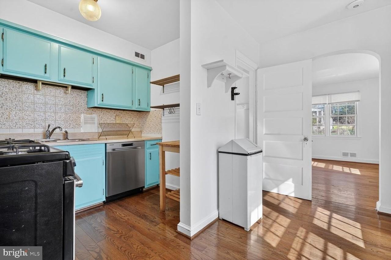 5019 Kenesaw St - Photo 6 of 19