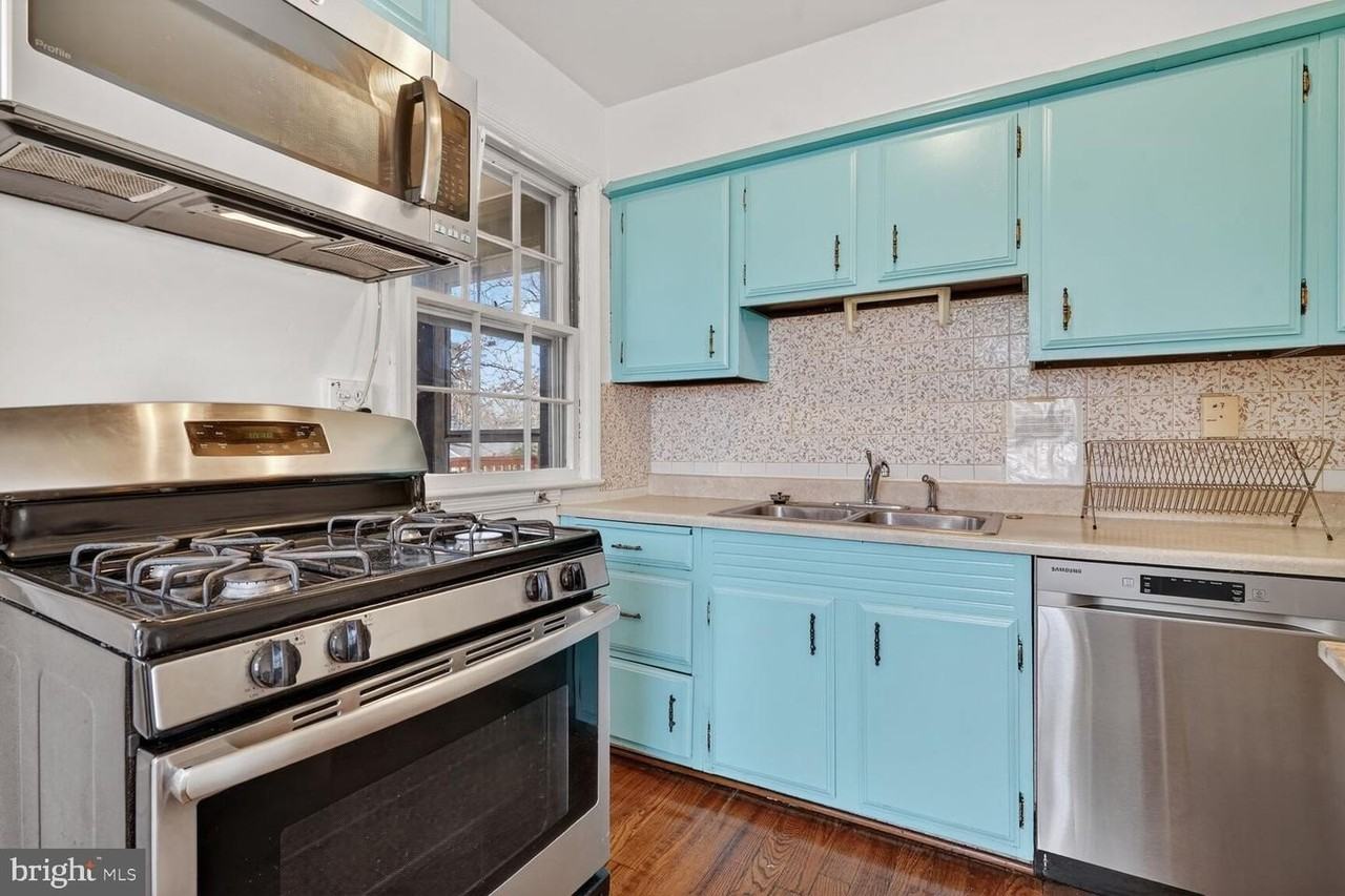 5019 Kenesaw St - Photo 7 of 19