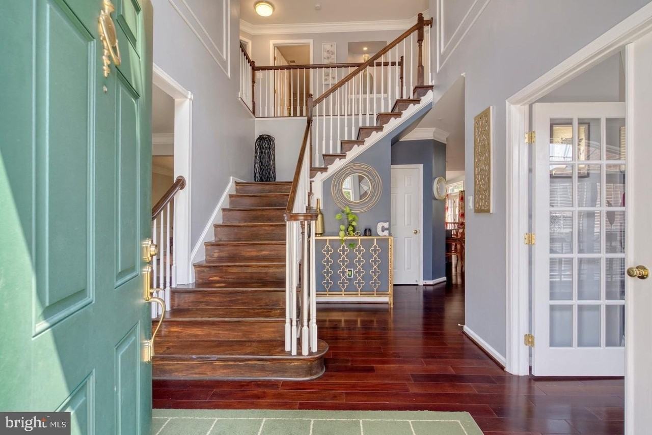 8314 Sunnybrook Ct - Photo 4 of 37