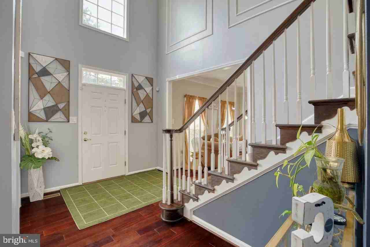 8314 Sunnybrook Ct - Photo 5 of 37