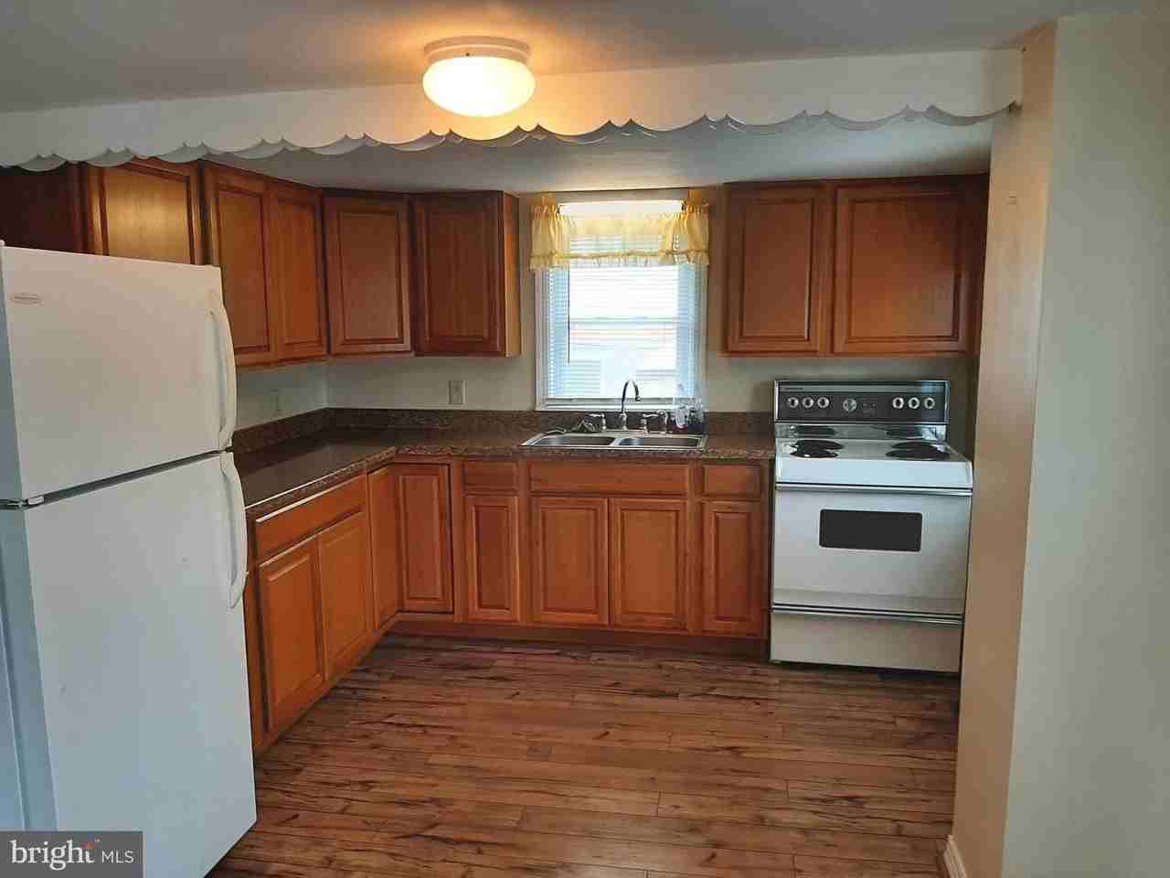 1057 Foreman Ln - Photo 5 of 18