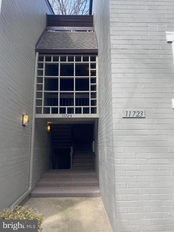 11723 Karbon Hill Ct - Photo 5 of 35