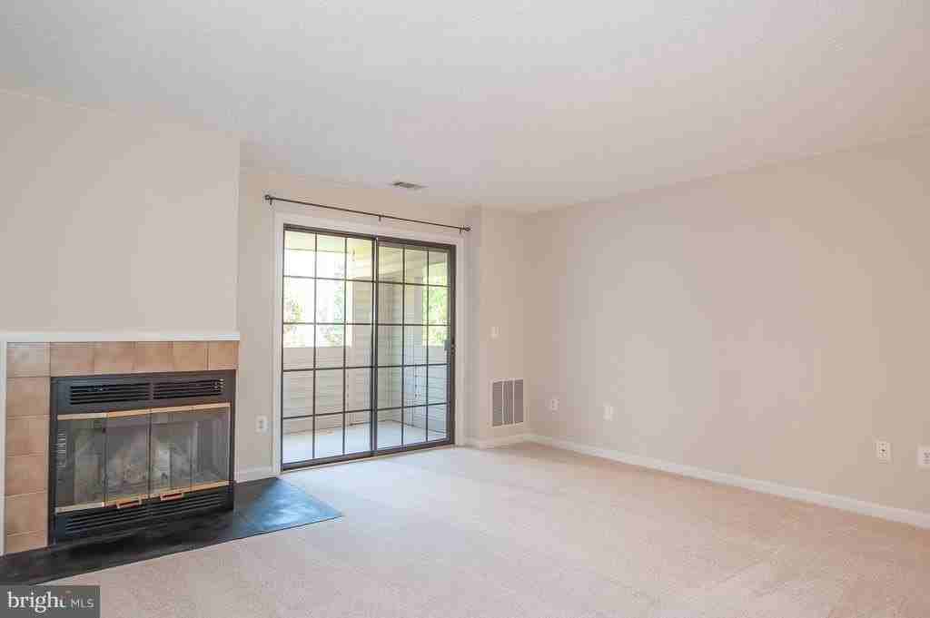 6919 Mary Caroline Cir - Photo 2 of 30