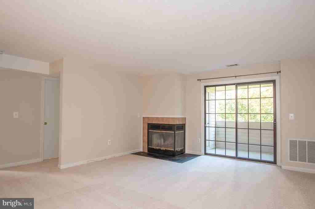 6919 Mary Caroline Cir - Photo 3 of 30