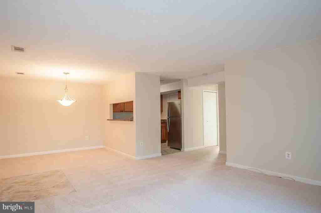 6919 Mary Caroline Cir - Photo 4 of 30