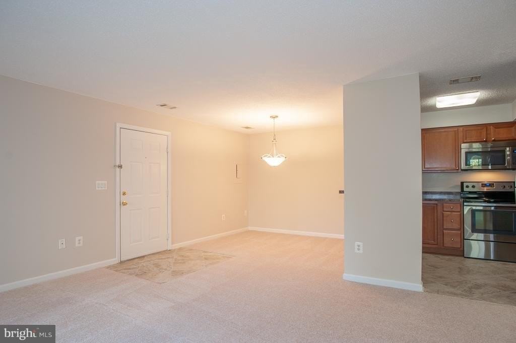 6919 Mary Caroline Cir - Photo 5 of 30