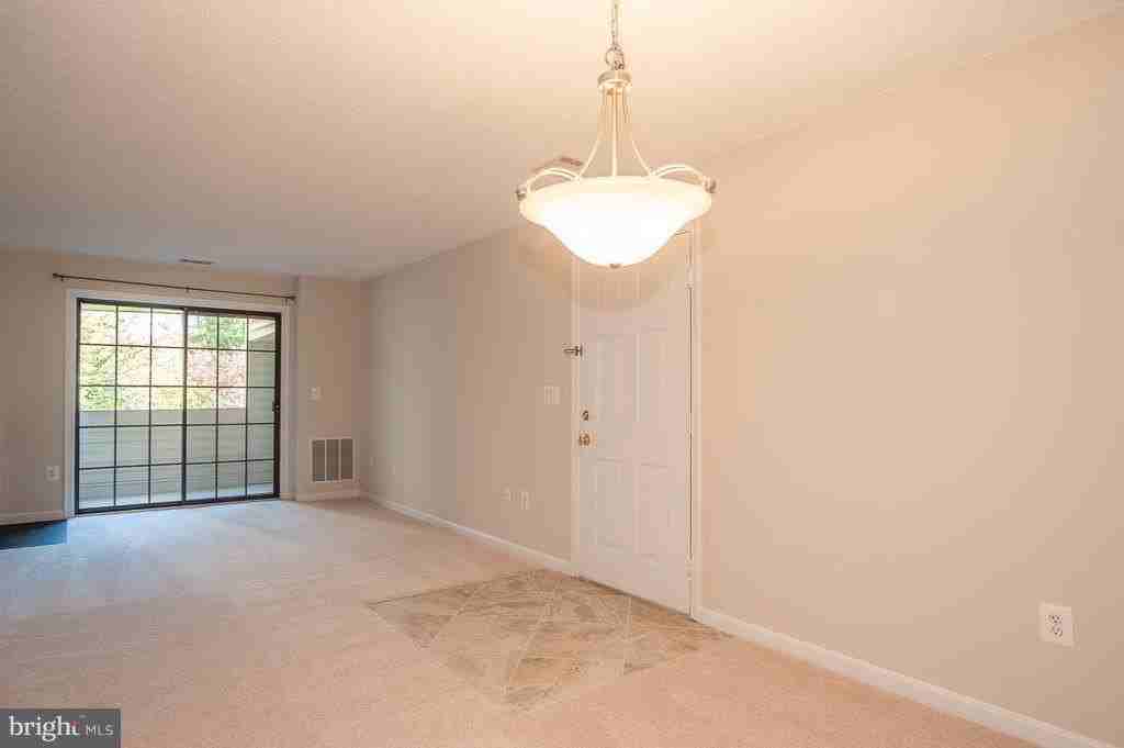 6919 Mary Caroline Cir - Photo 7 of 30