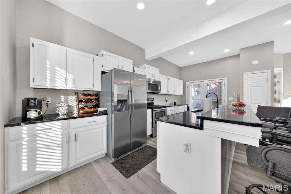 28 Columbus Square Dr - Photo 6 of 32